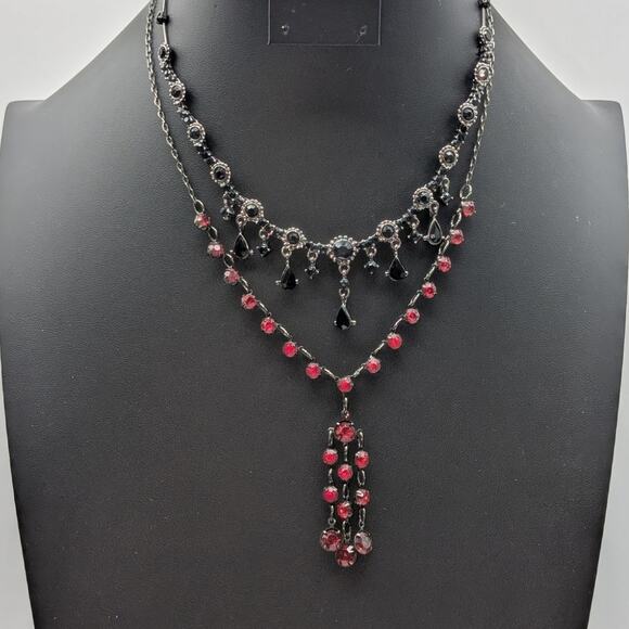 Lot of Two Black Red Crystal Antique Look Necklaces - Picture 9 of 9
